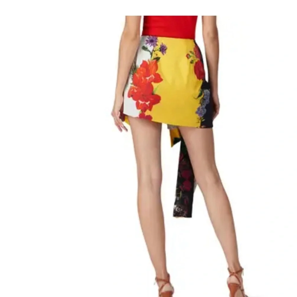 Oscar de la Renta Ivory Multi Skort Size 8 MSRP $1490 - Picture 3 of 12